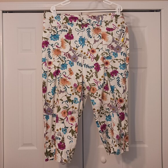 #269 3/$18 - Chicos White/Pink Capris Size 3 - Picture 1 of 11